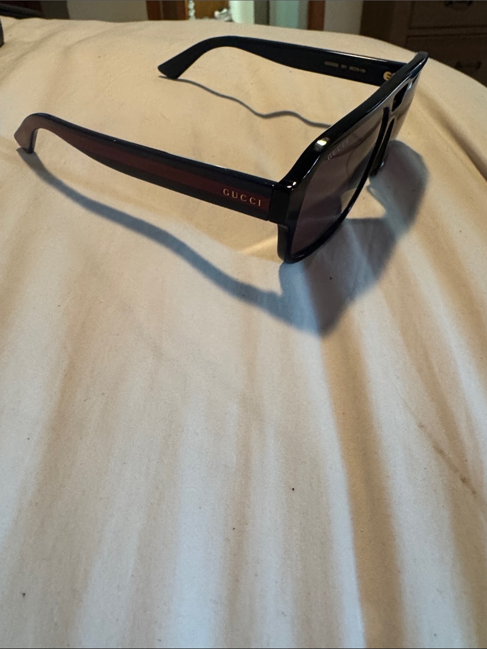 Never worn Gucci Men’s Black and Brown Logo Temple Square Sunglasses